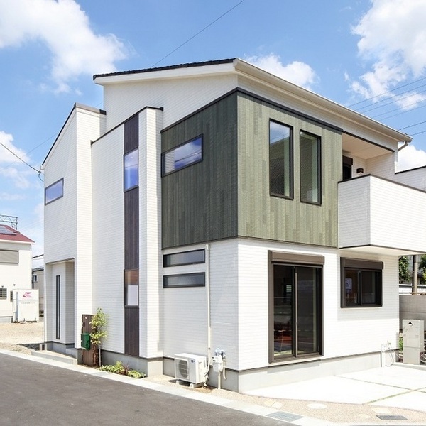 ロハスガーデン久津川駅